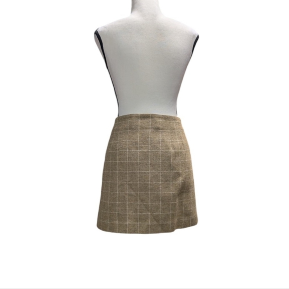 Ralph Lauren Tan Plaid Mini Skirt with Buckle - Picture 3 of 7